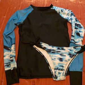 2 piece bathing suit. Super sexy and never worn!